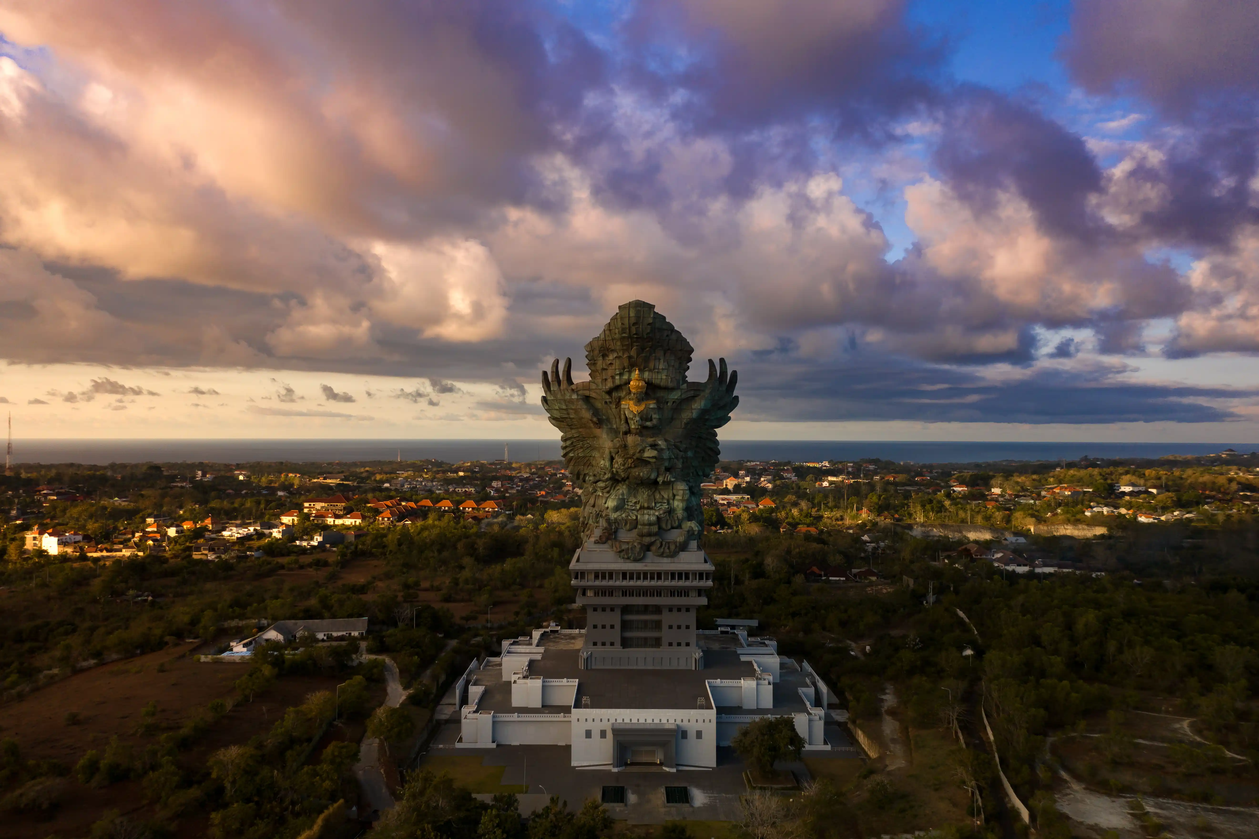 landmark-of-bali-paradise-island-garuda-wisnu-kencana